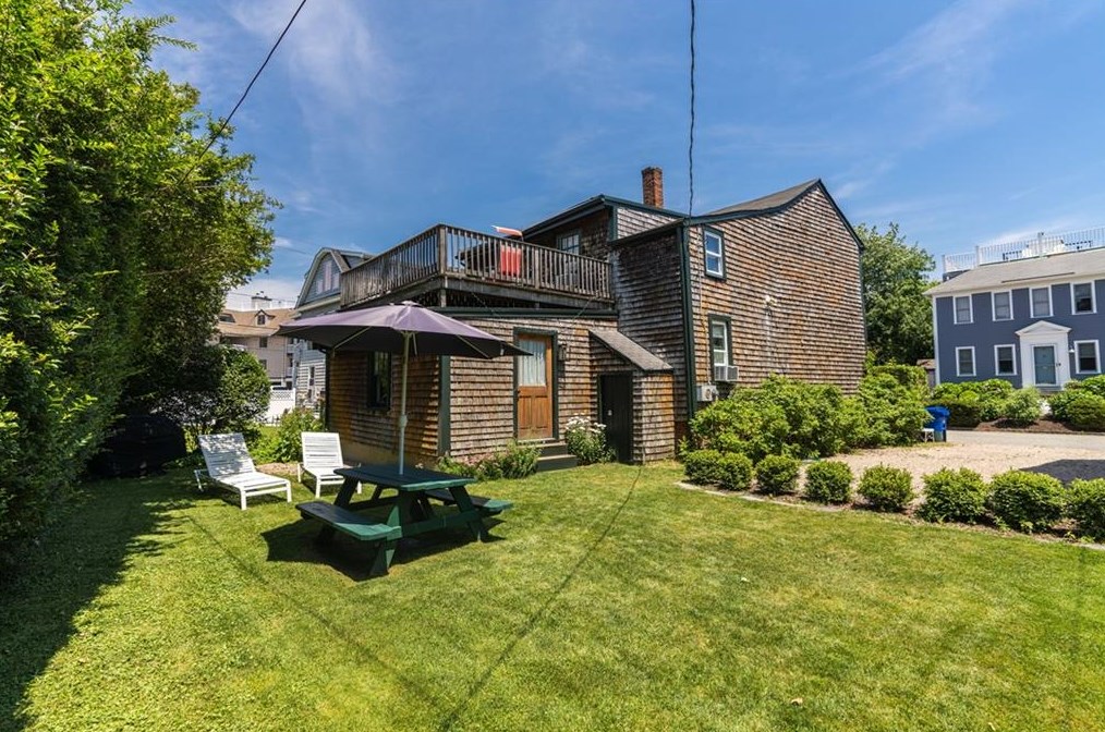 7 Boss Ct, Middletown, RI 02840