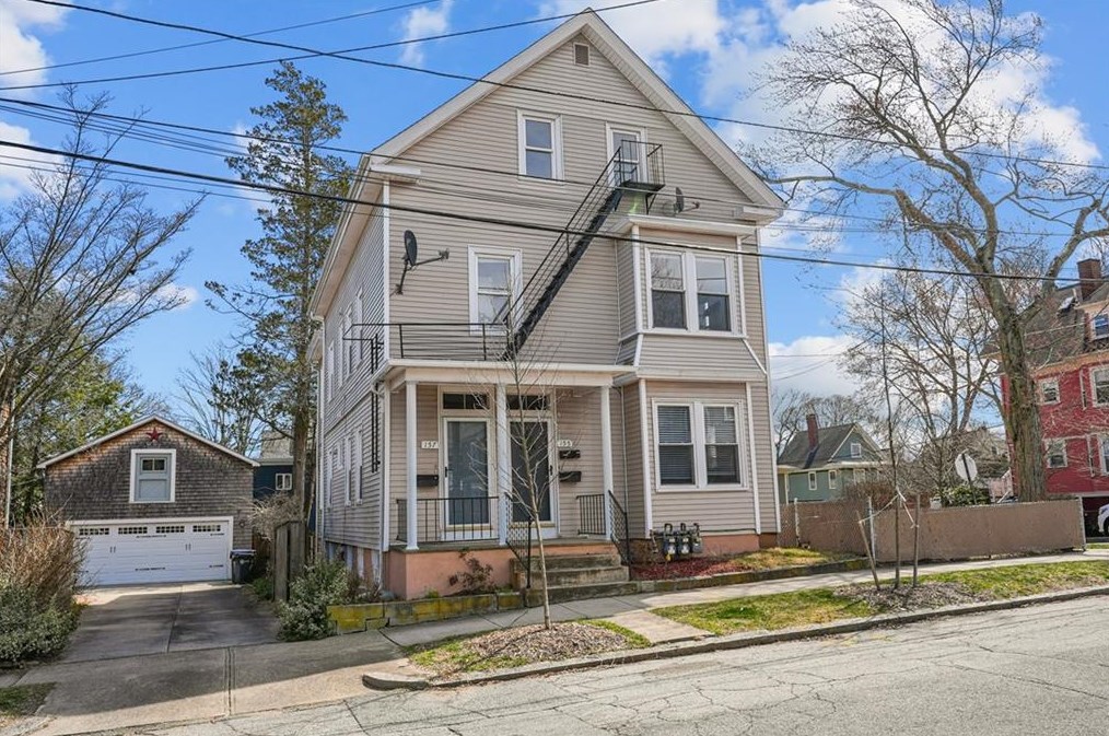 155 Ivy St, Providence, RI 02906