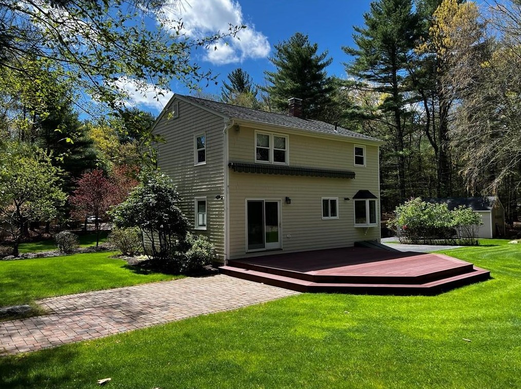 5 Simon Templar Dr, Coventry, RI 02816