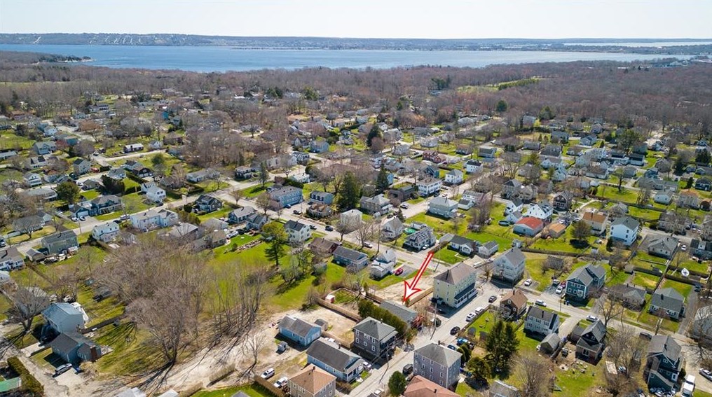 37 Prospect St, Bristol RI 02809-3134 exterior