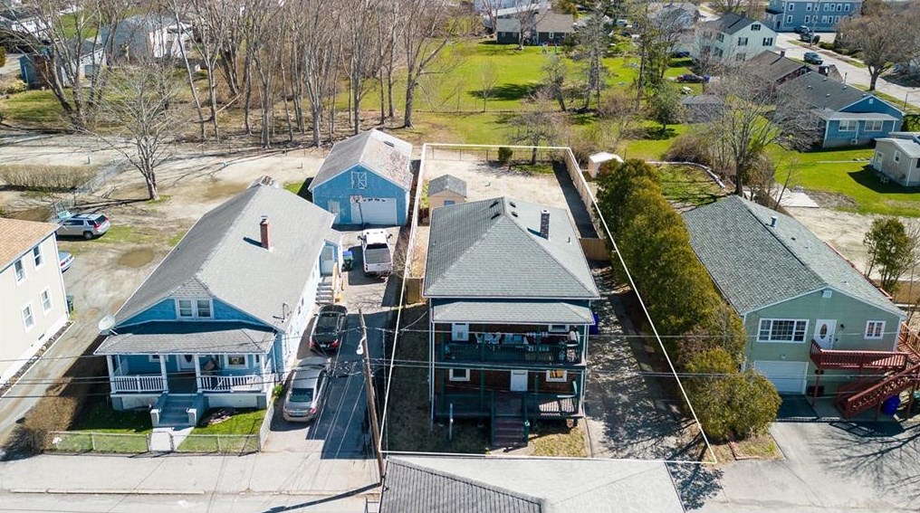 37 Prospect St, Bristol RI 02809-3134 exterior