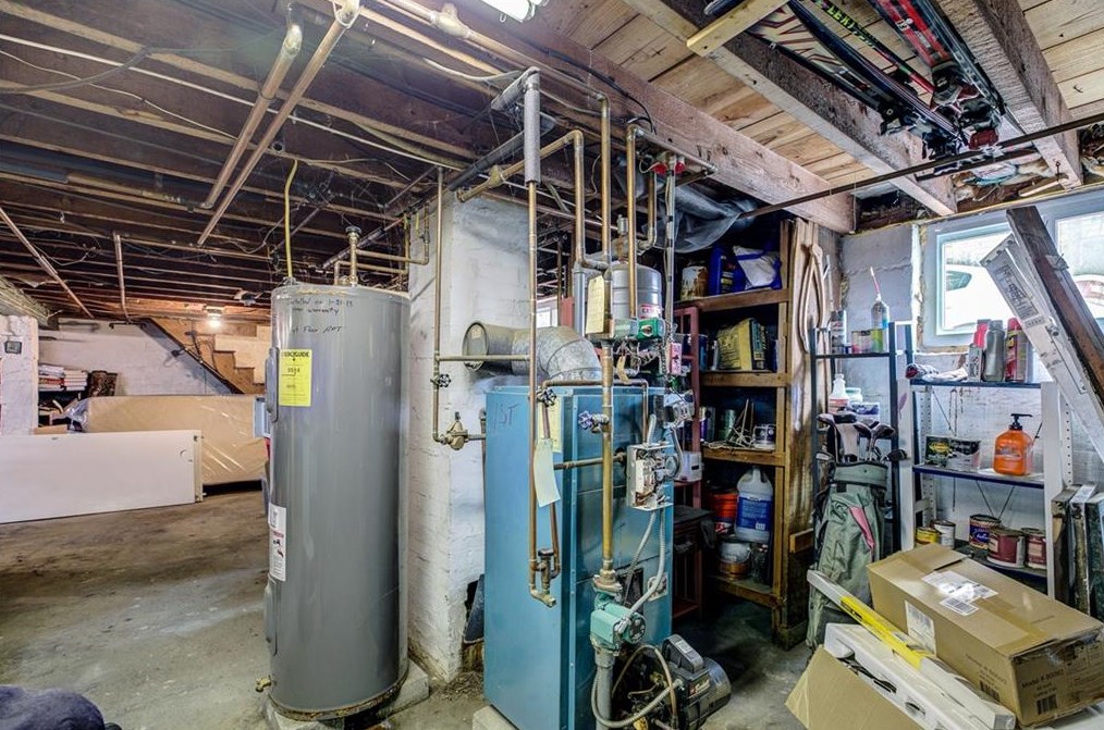 37 Prospect St, Bristol RI 02809-3134 exterior