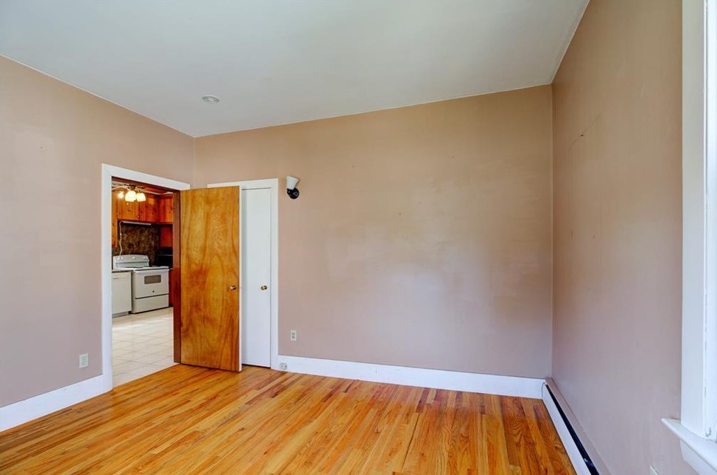 37 Prospect St, Bristol RI 02809-3134 exterior