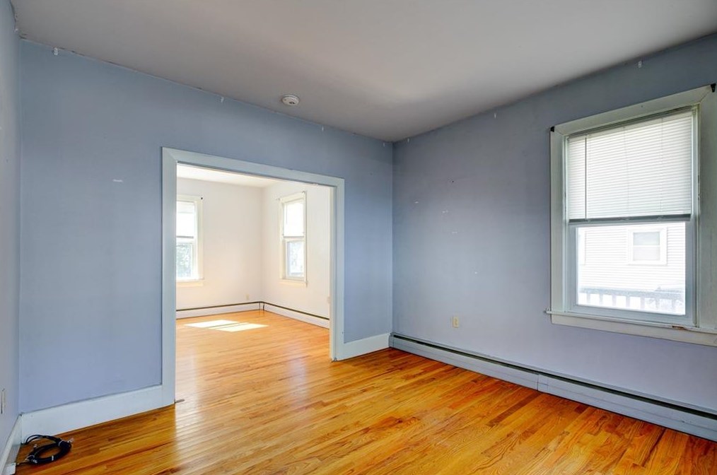 37 Prospect St, Bristol RI 02809-3134 exterior