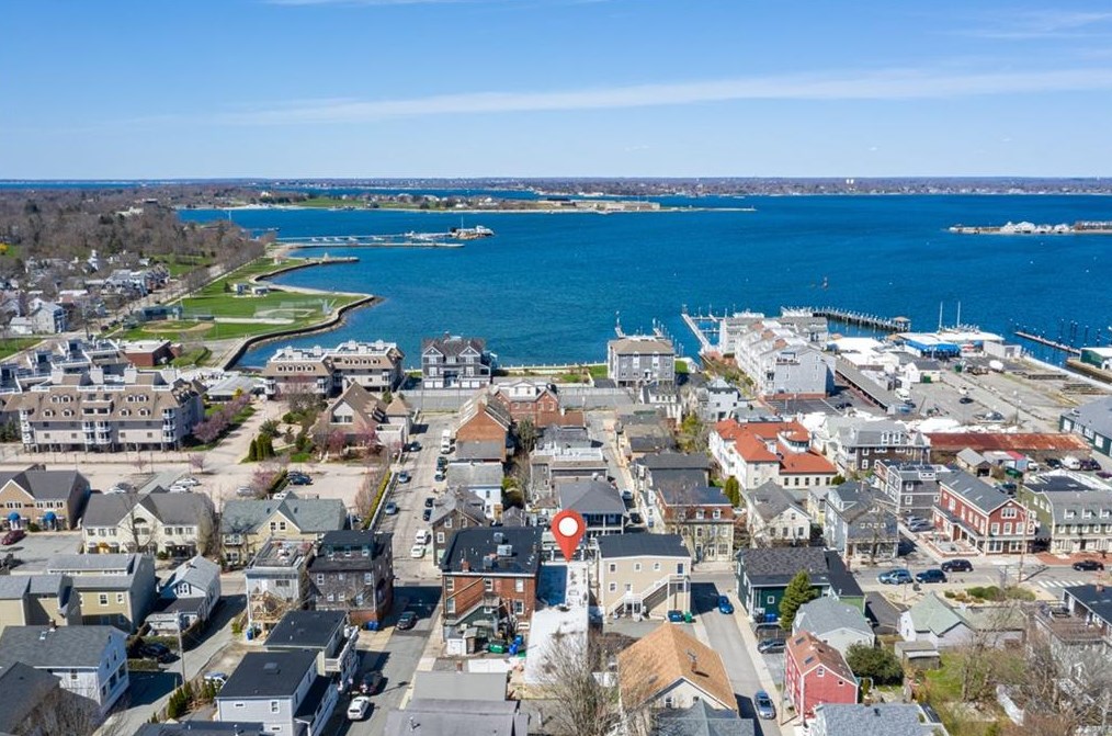 526 Thames St # 1, Middletown, RI