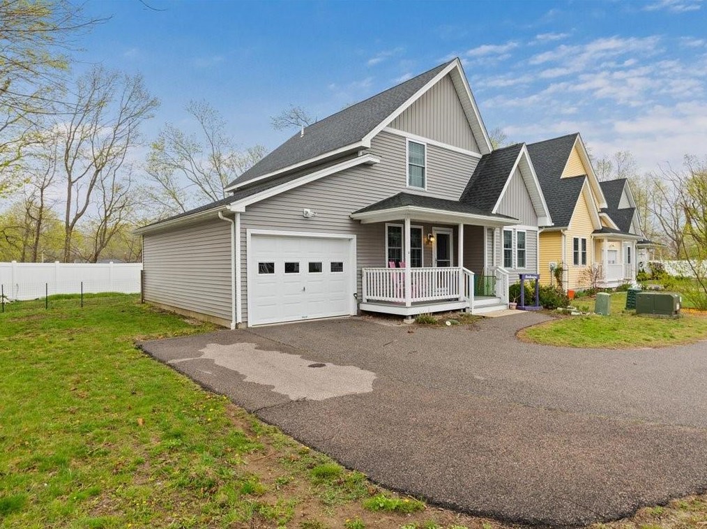 14 Covington Ct, Westerly, RI 02891
