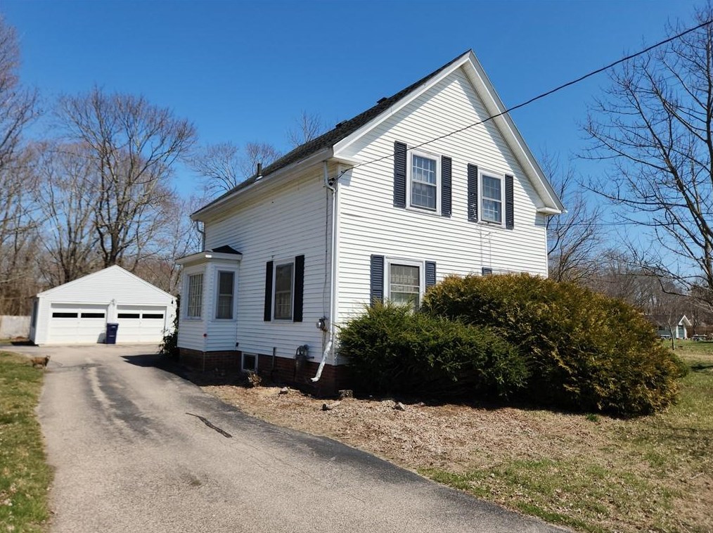 99 Oak Hill Rd, North Kingstown, RI 02852