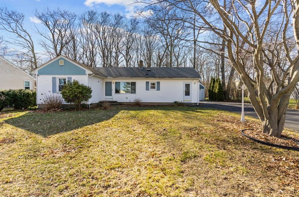 15 W Scenic View Dr, Providence, RI 02919