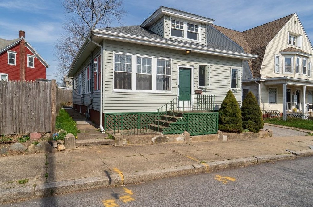 6 Whipple St, Pawtucket, RI 02860