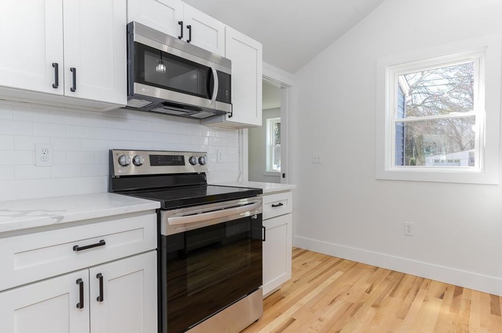 170 Brandy Brook Rd, Scituate RI  02857-2114 exterior