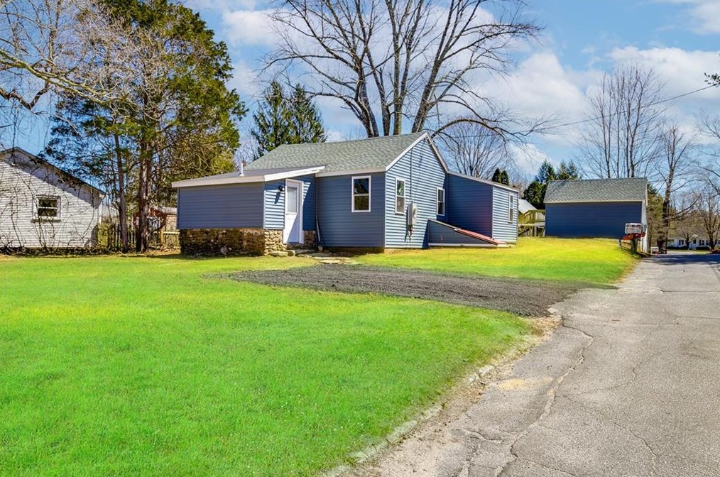 170 Brandy Brook Rd, Scituate RI  02857-2114 exterior