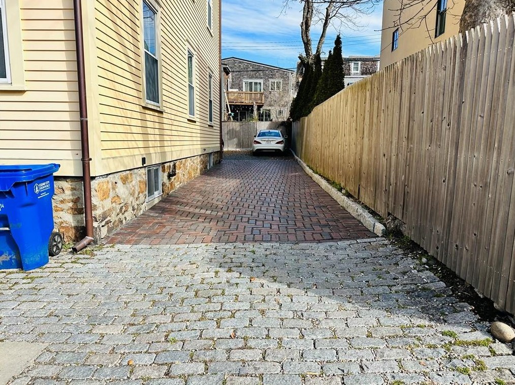 18 Young St, Middletown, RI 02840