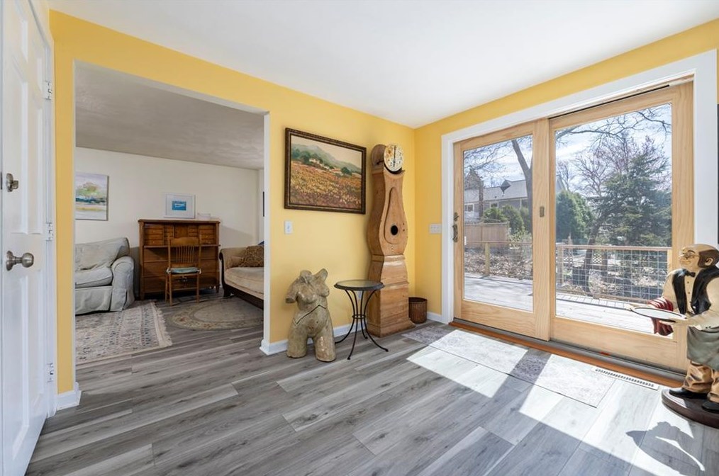 9 Ferry St, Jamestown RI  02835-2516 exterior