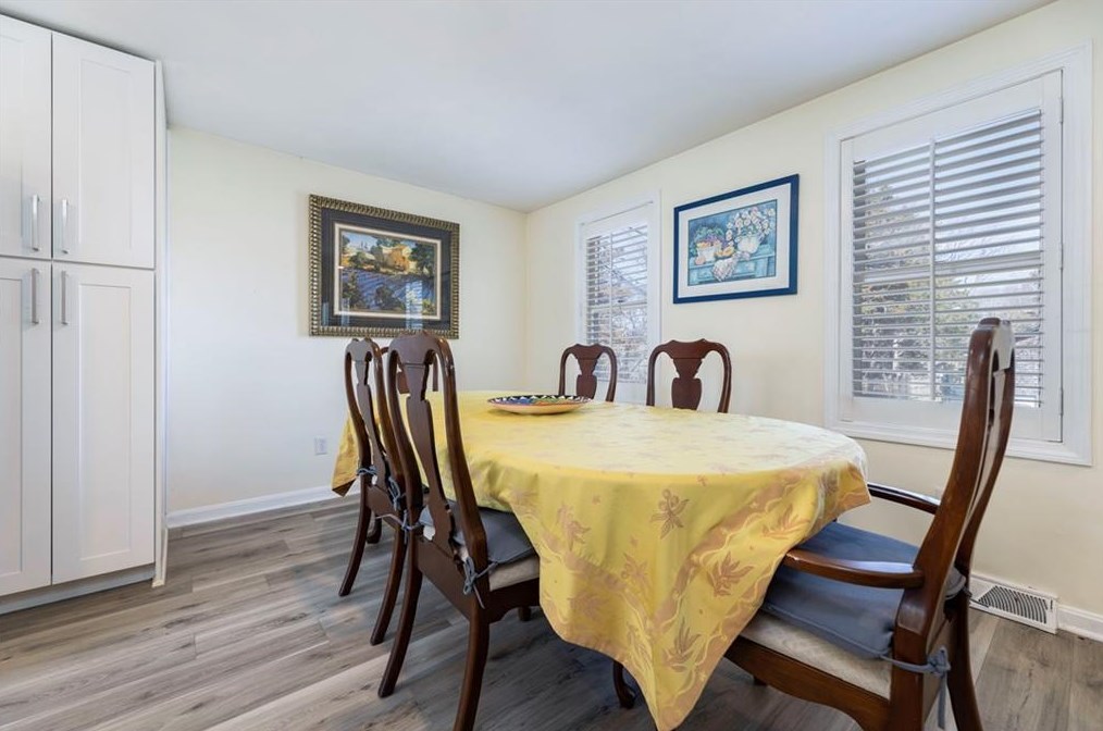 9 Ferry St, Jamestown RI  02835-2516 exterior