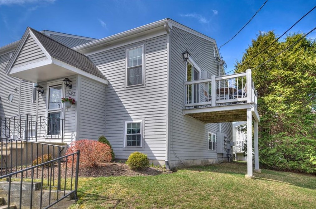 565 Quaker Ln #74, West Warwick, RI 02893