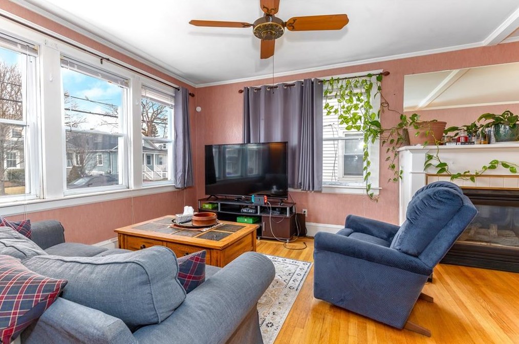 94 Lexington Ave, Cranston RI  02910-3310 exterior