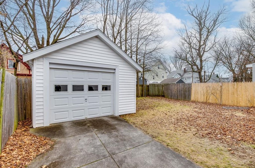 94 Lexington Ave, Cranston RI  02910-3310 exterior