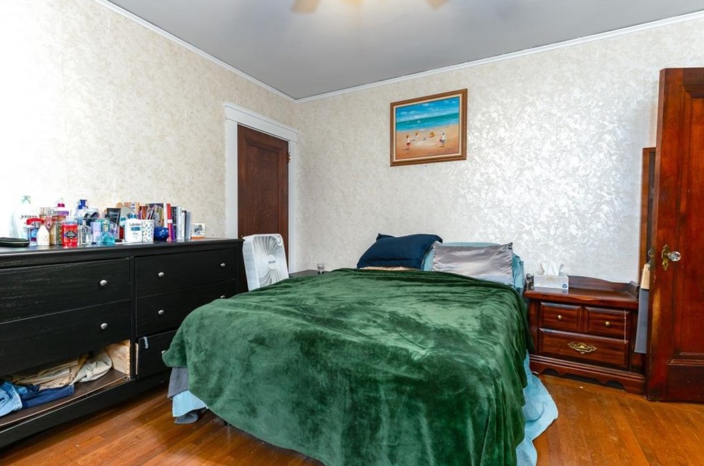 94 Lexington Ave, Cranston RI  02910-3310 exterior