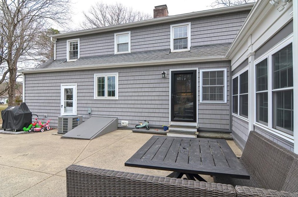 11 Maple Ave, North Smithfield RI  02824-1209 exterior