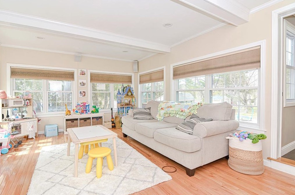 11 Maple Ave, North Smithfield RI  02824-1209 exterior