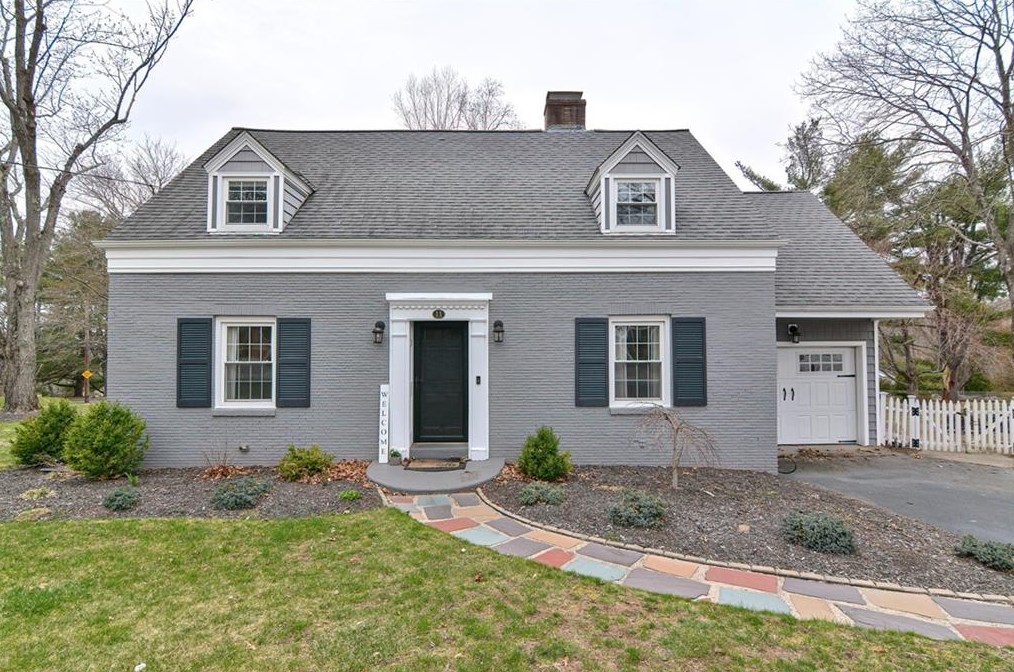 11 Maple Ave, North Smithfield RI  02824-1209 exterior