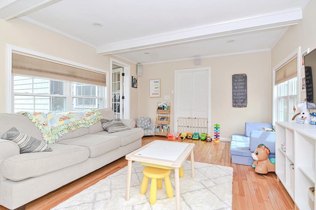 11 Maple Ave, North Smithfield RI  02824-1209 exterior