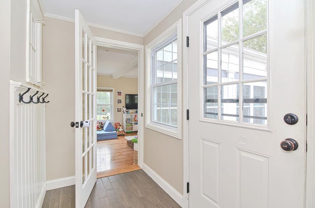 11 Maple Ave, North Smithfield RI  02824-1209 exterior