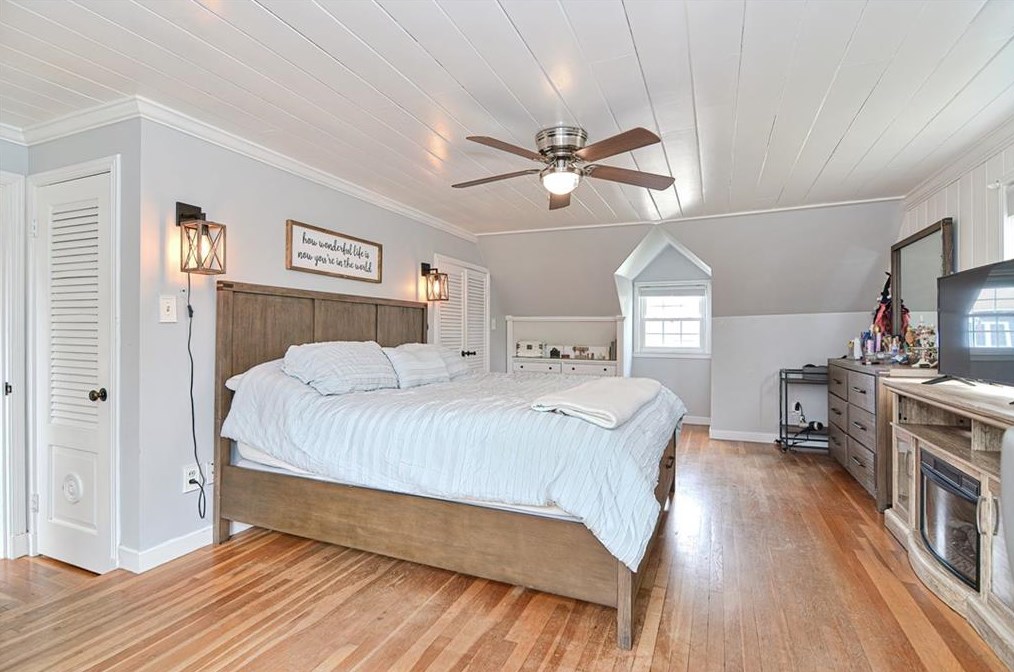 11 Maple Ave, North Smithfield RI  02824-1209 exterior