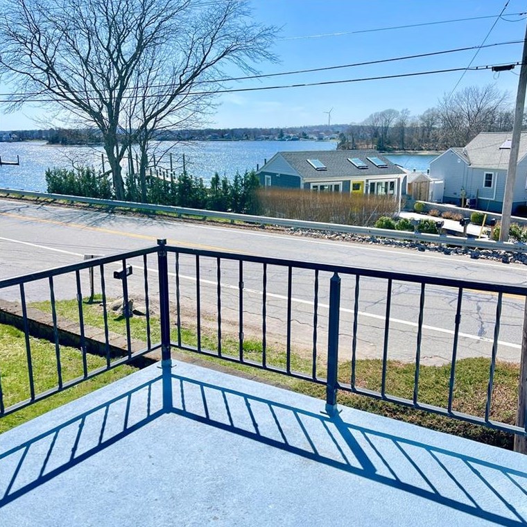 295 Point Rd, Portsmouth, RI 02871