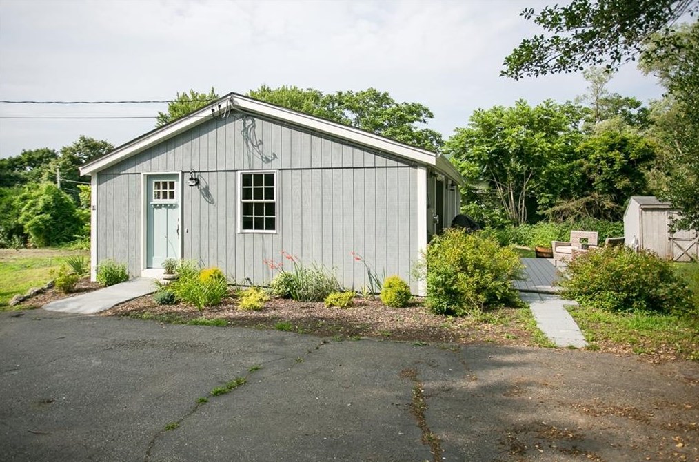 10 W Main Rd, Little Compton, RI 02837