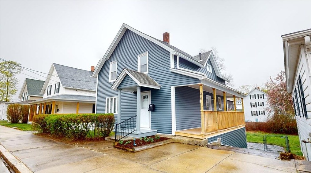 216 Farm St, Woonsocket, RI 02895
