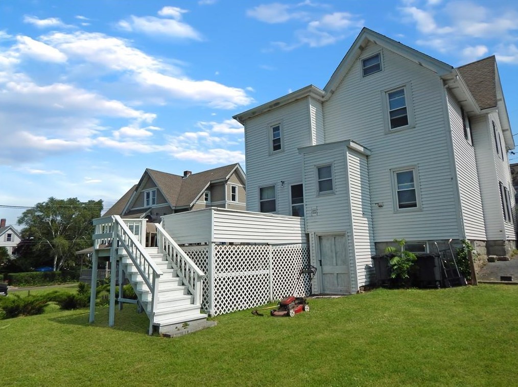 15 Park Ave, Westerly, RI 02891
