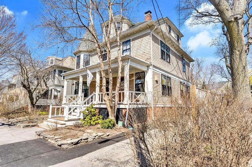 92 Keene St, Providence, RI 02906