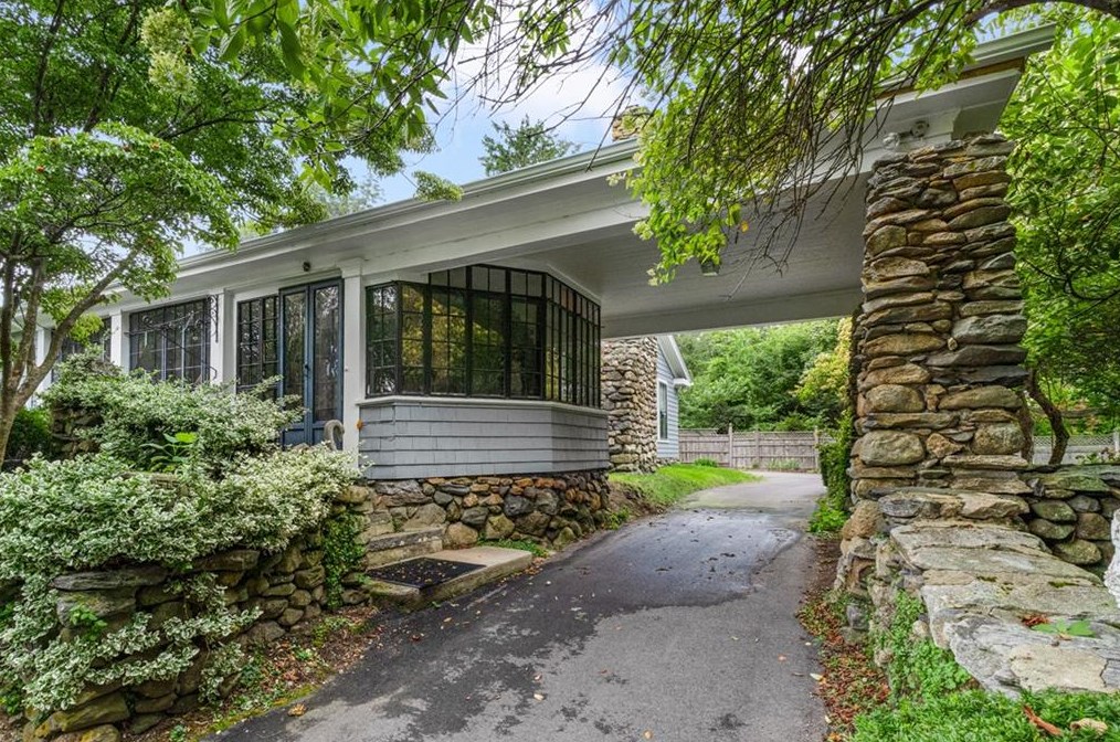 244 Kingstown Rd, South Kingstown, RI 02882