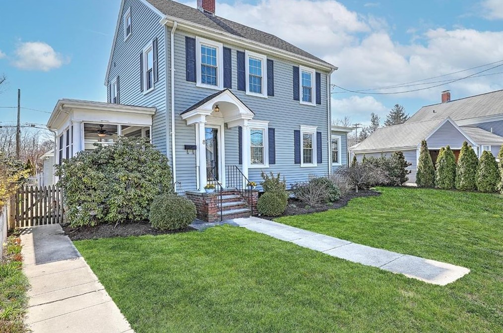 8 Weeden Ave, East Providence, RI 02916-1718
