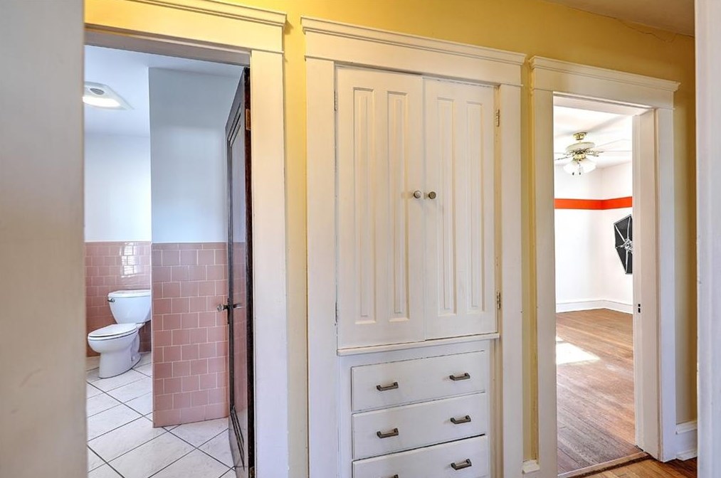 8 Weeden Ave, East Providence RI  02916-1718 exterior