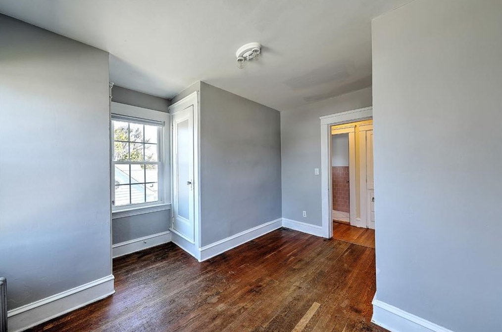 8 Weeden Ave, East Providence RI  02916-1718 exterior