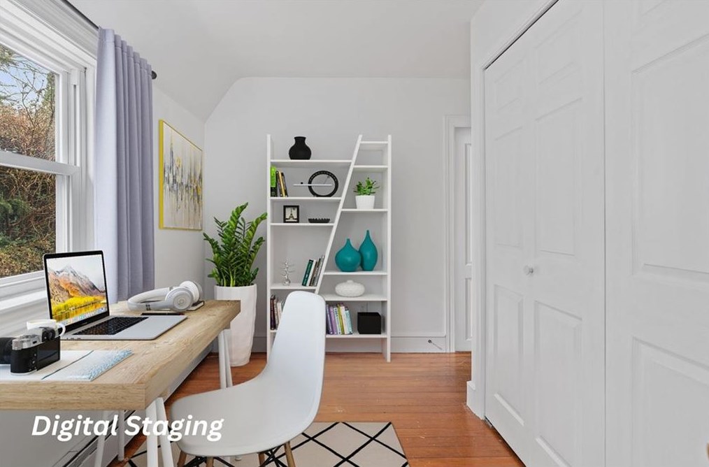 114 Crown Ave, East Providence RI  02915-4928 exterior