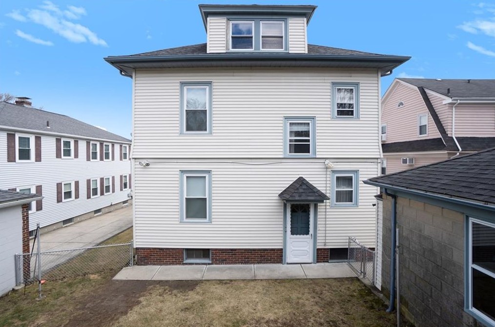 304 Mt Pleasant Ave, Providence, RI 02908