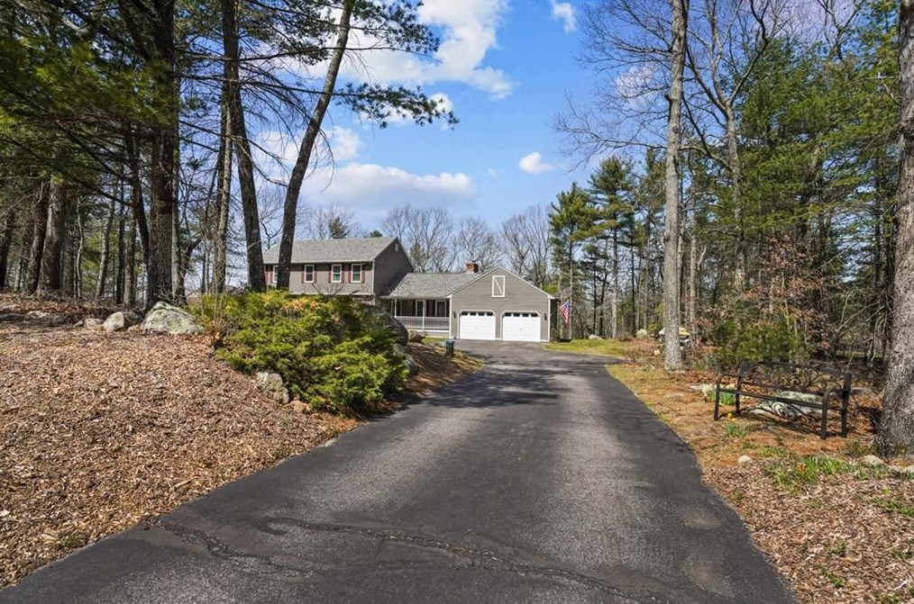 45 Regina Dr, West Greenwich, RI 02817