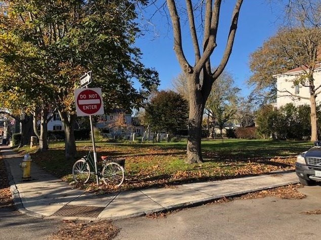 7 Mt Vernon St #5, Middletown, RI 02840
