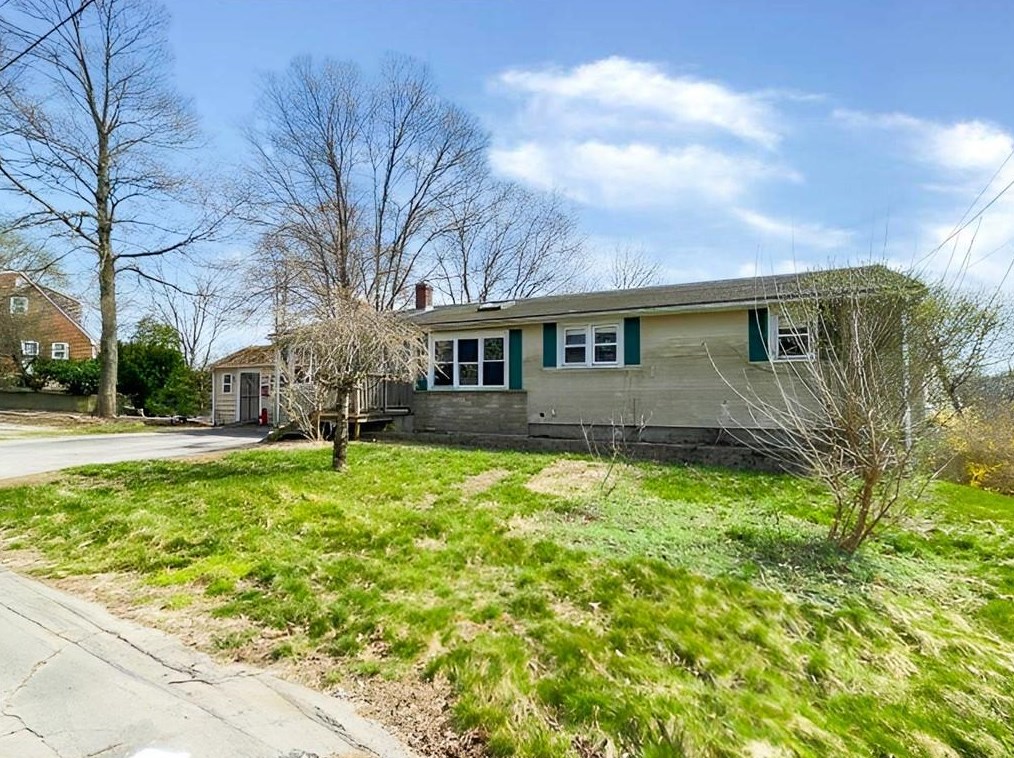 1 Sharp St, Coventry, RI 02816
