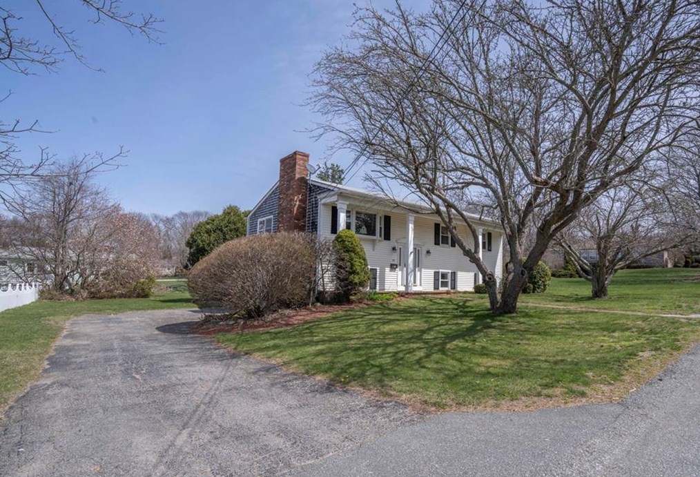 28 Williamson St, Tiverton, RI 02878
