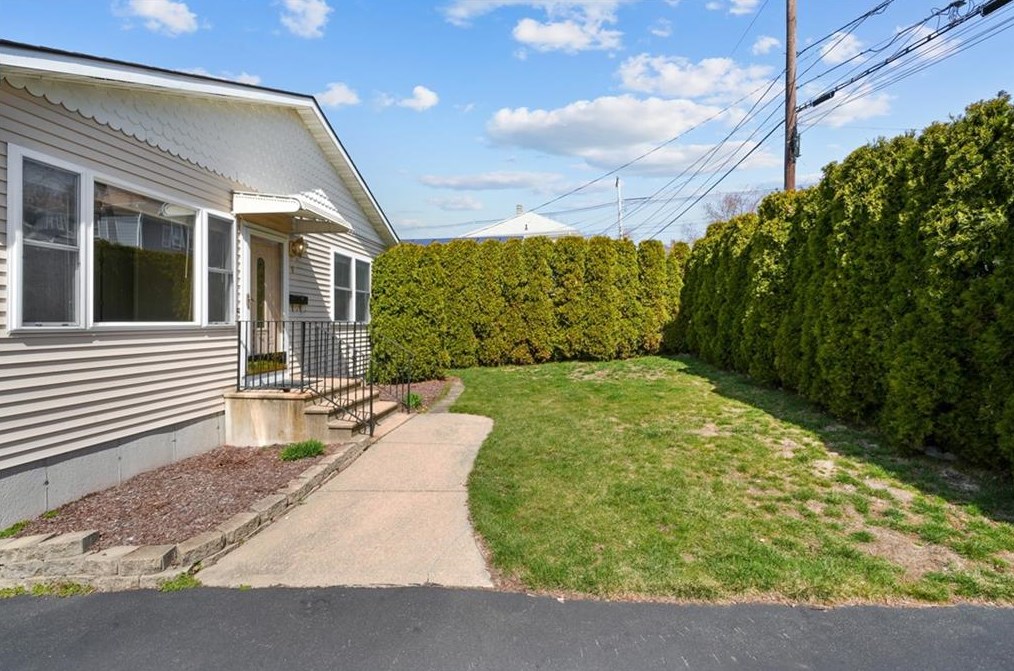 1 Sampson Ave, North Providence, RI 02911