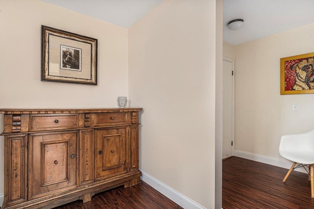 5 Interlocken Rd, East Providence RI  02914-4220 exterior