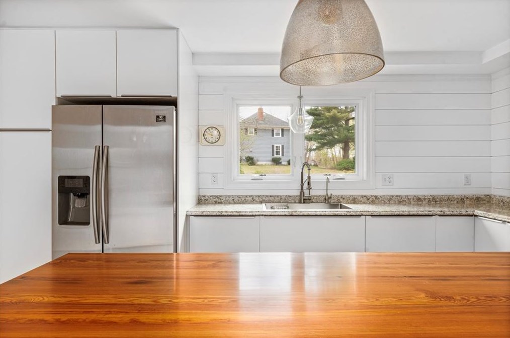 5 Interlocken Rd, East Providence RI  02914-4220 exterior