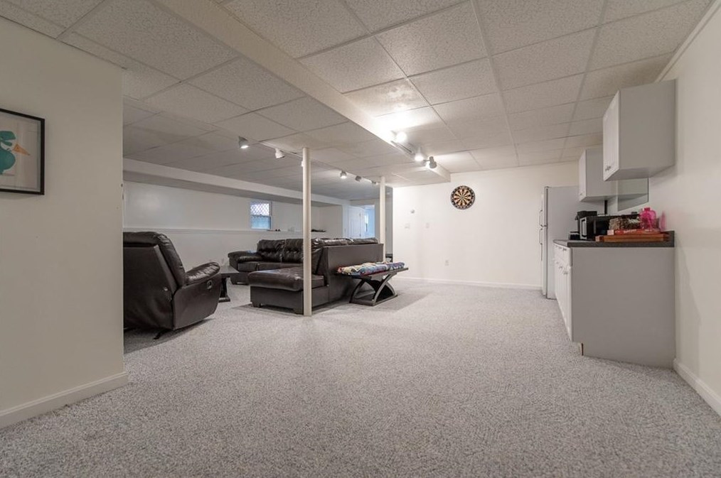 335 Albion Rd, Lincoln RI  02865-4240 exterior