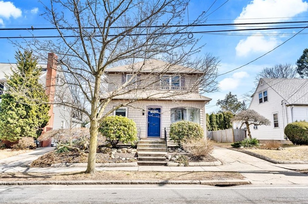 73 Gentian Ave, North Providence, RI 02908