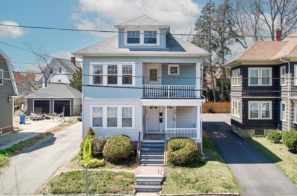 129 Pawtuxet Ave, Providence, RI 02905