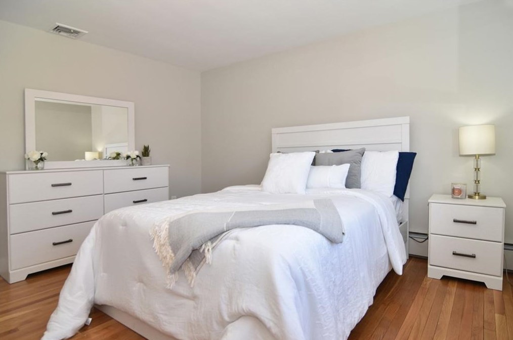 260 Garden Hills Dr, Cranston RI  02920-3428 exterior